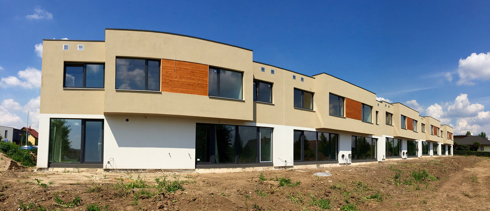 Golf Michalovice - řadové domy, první etapa. V barvách.